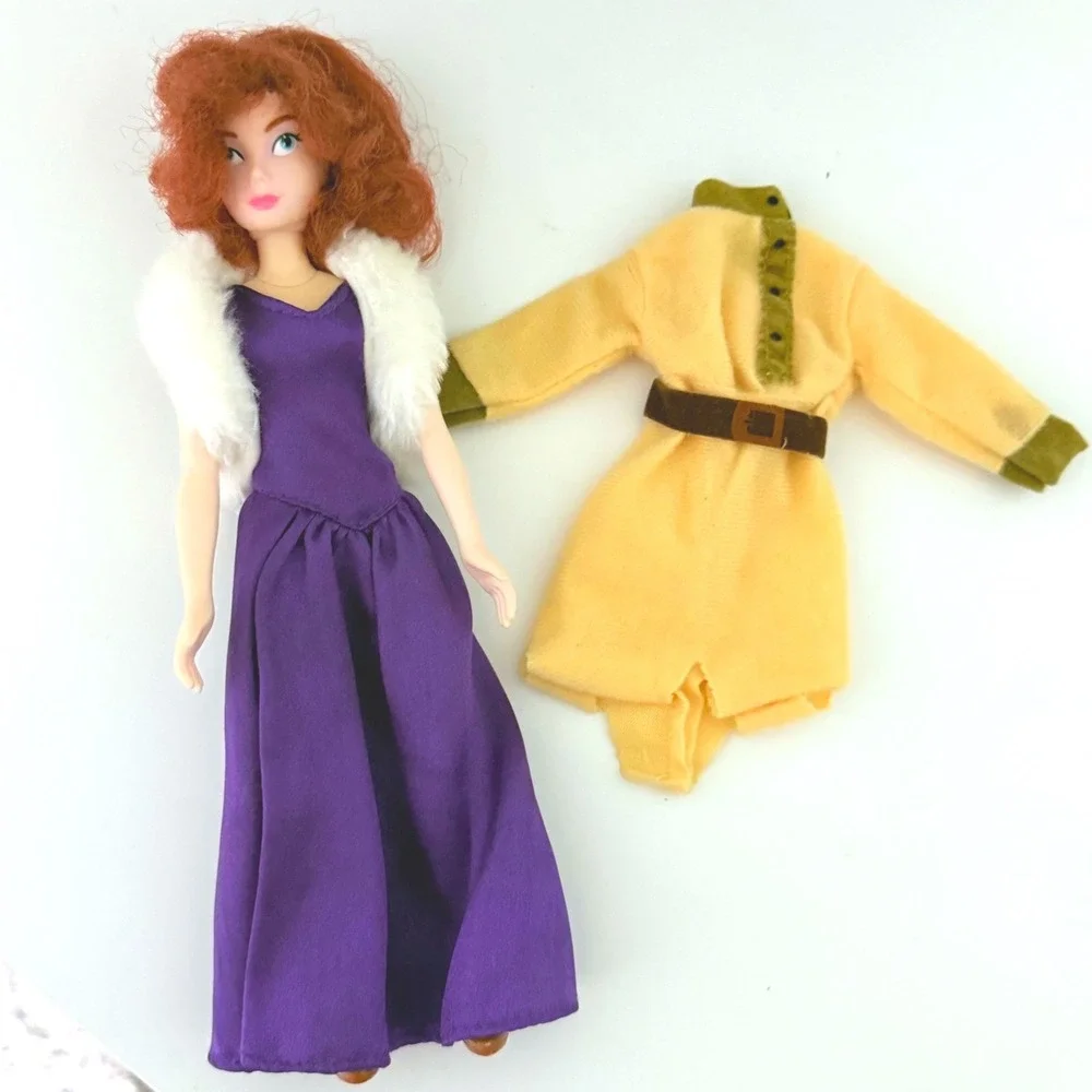 Vintage Anastasia Doll 1997 Galoob Purple Gown White Fur & Yellow Travel Outfit